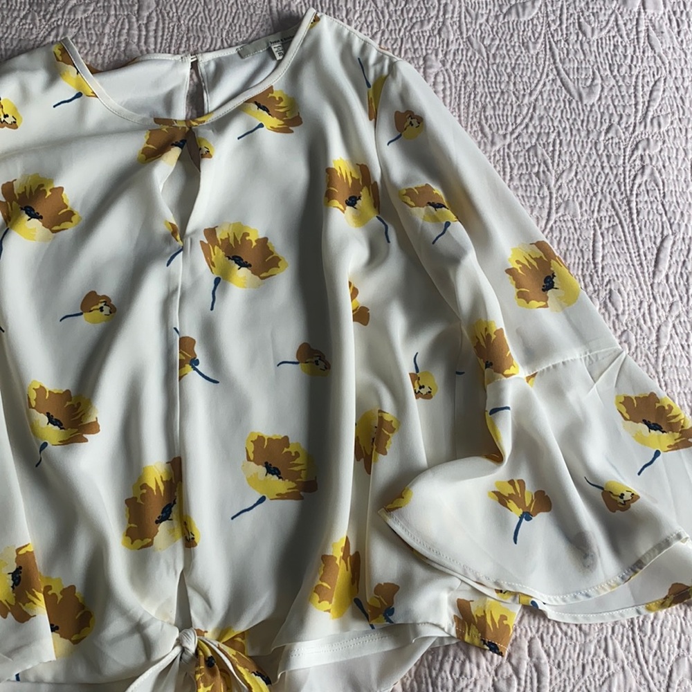 Keyhole Bell Sleeve Tie Top